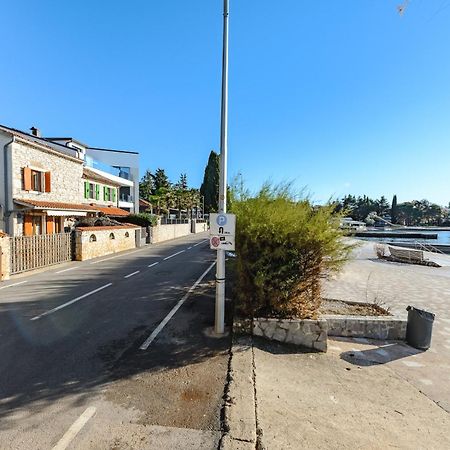 Casa Astrid By The Sea In Porec Bagian luar foto