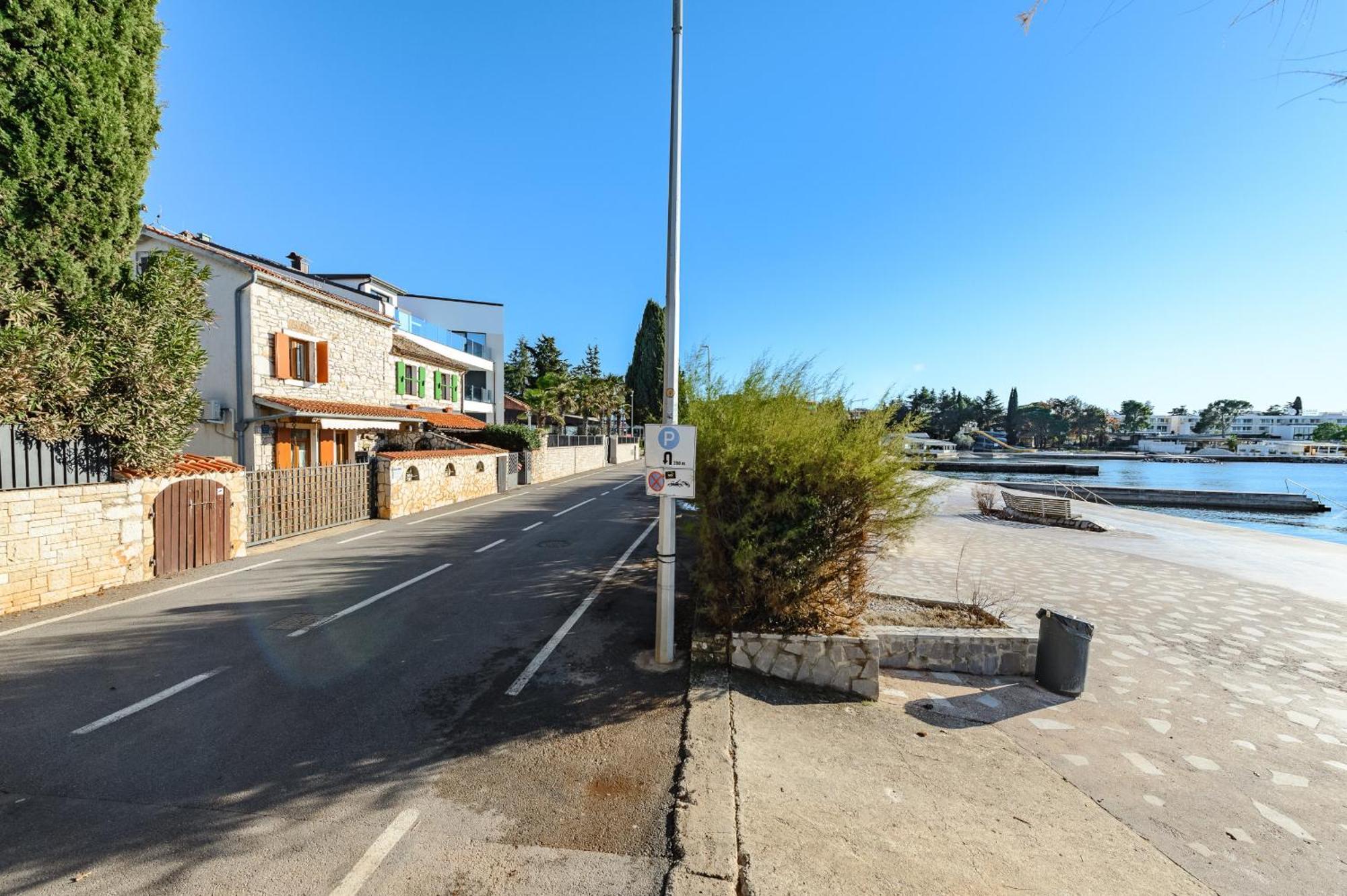 Casa Astrid By The Sea In Porec Bagian luar foto
